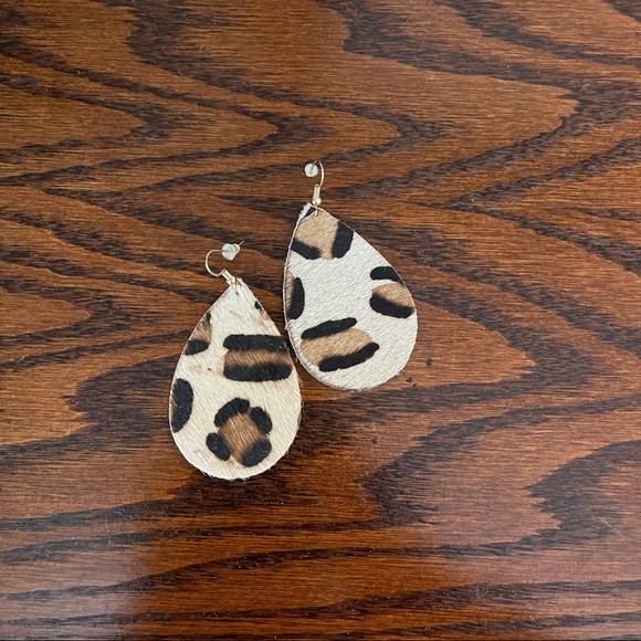 Lot of 6 Leather + Clay Earrings - Picture 7 of 7